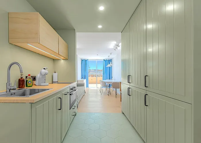 Newly Renovated 2 Min From Playa La Arena דירה